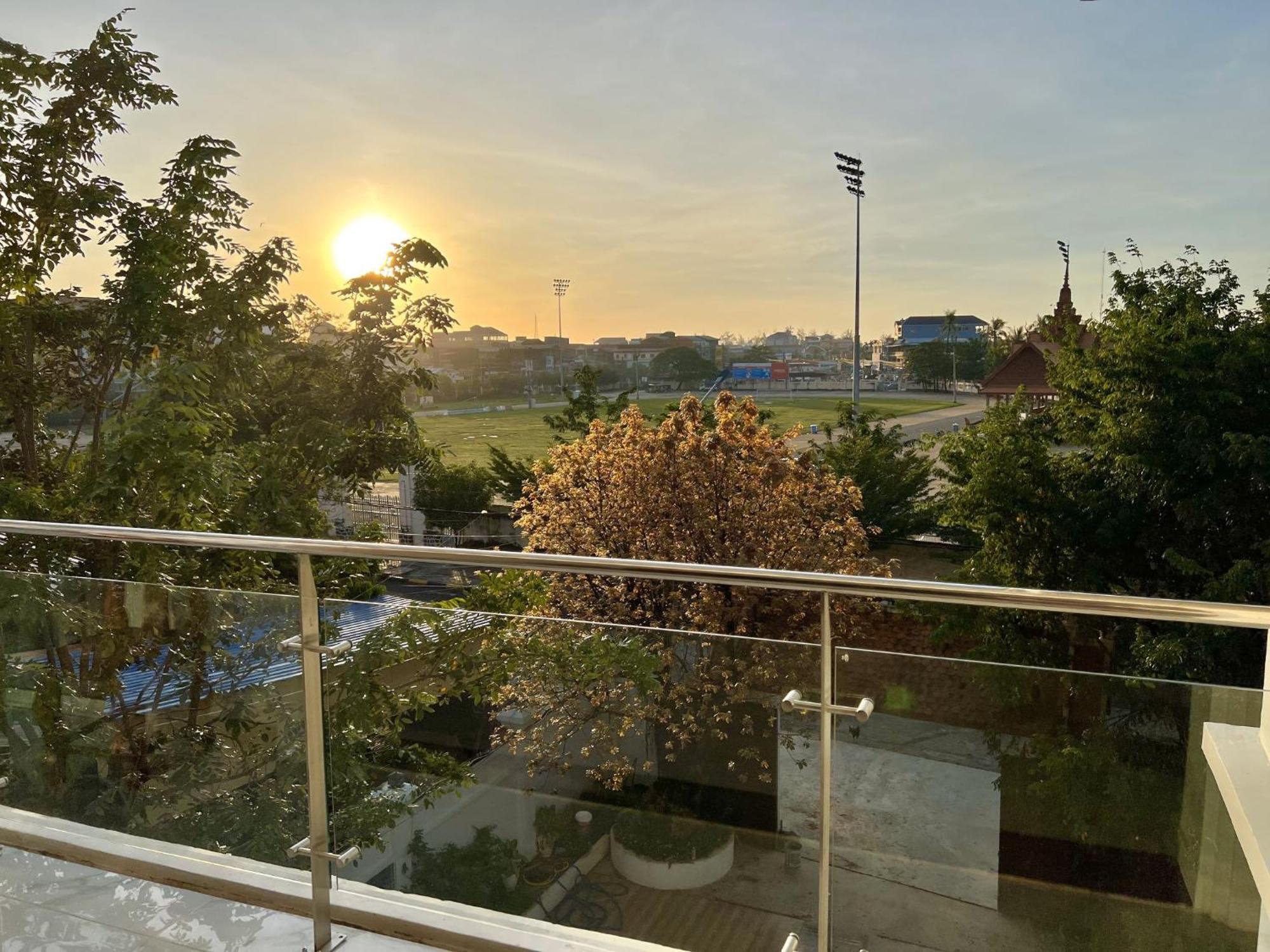 Nyna Villa Guesthouse Кампот Екстериор снимка