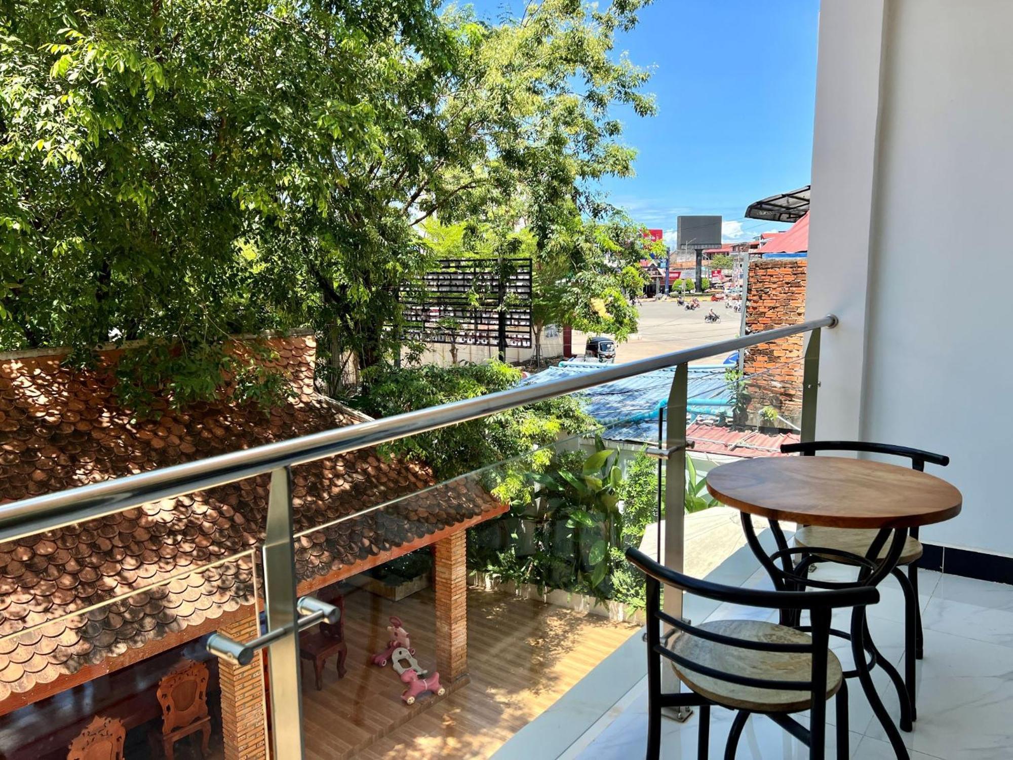 Nyna Villa Guesthouse Кампот Екстериор снимка