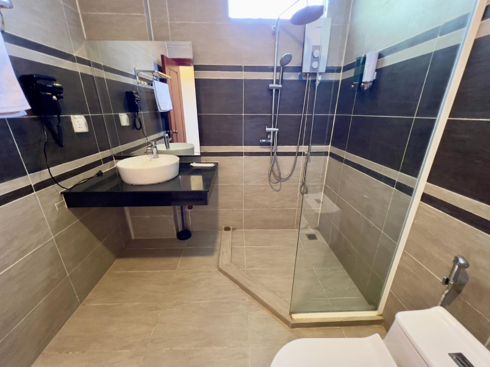Nyna Villa Guesthouse Кампот Екстериор снимка